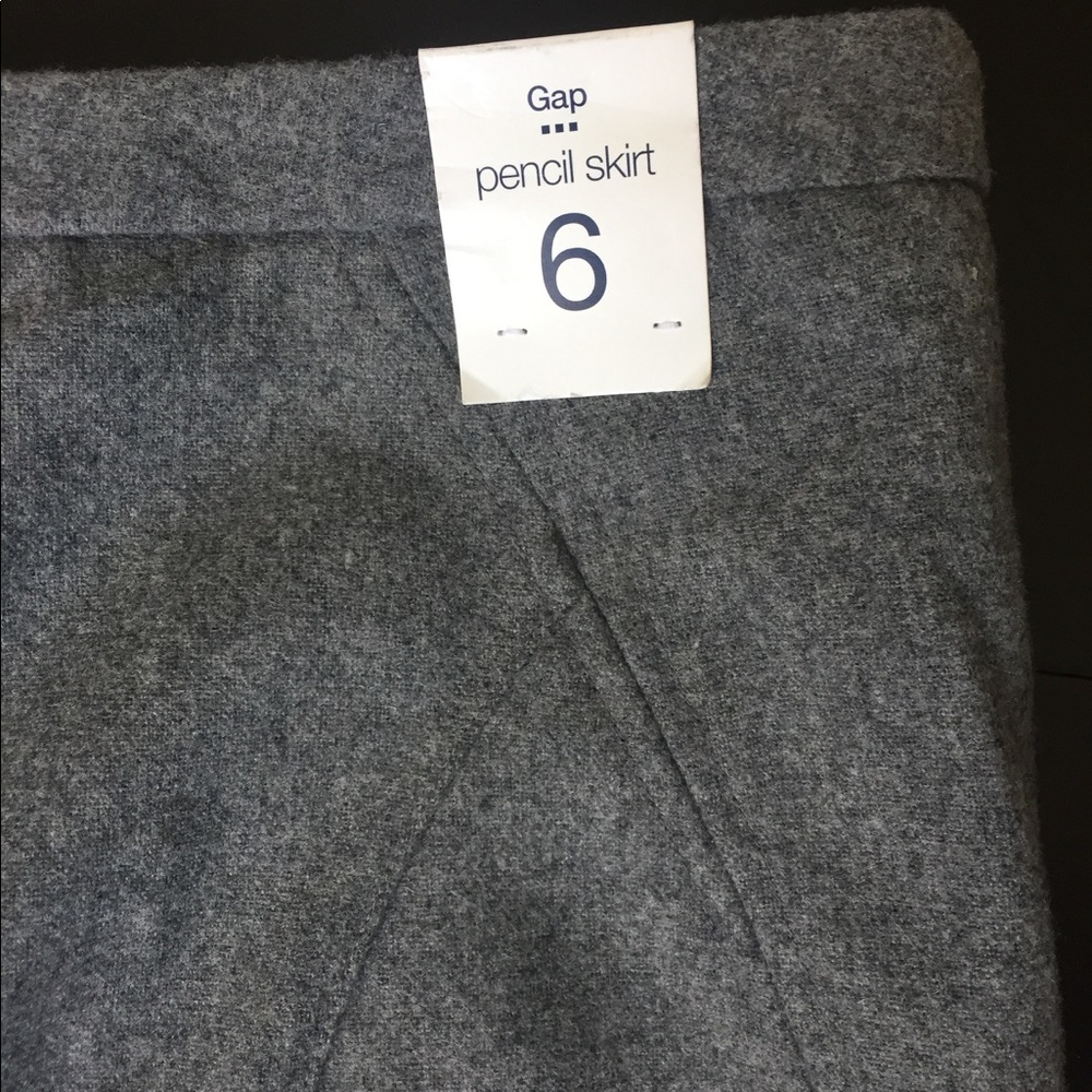 Brand new GAP grey pencil skirt✏️📚